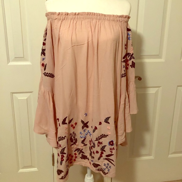 Umgee Dresses & Skirts - UMGEE off the shoulder dress